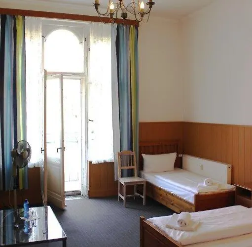 Hotel-pension Rheingold Am Kurfürstendamm 2*