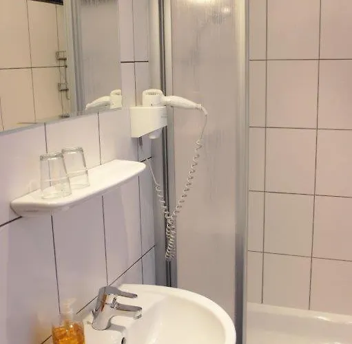 Hotel-pension Rheingold Am Kurfürstendamm Hotel 2*