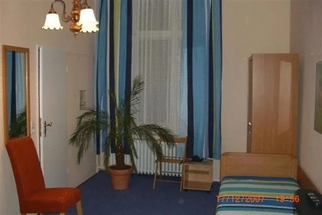 Hotel-pension Rheingold Am Kurfürstendamm 2*