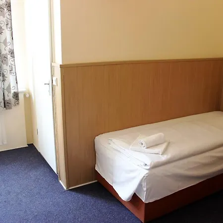 Hotel-pension Rheingold Am Kurfuerstendamm 2* Berlin