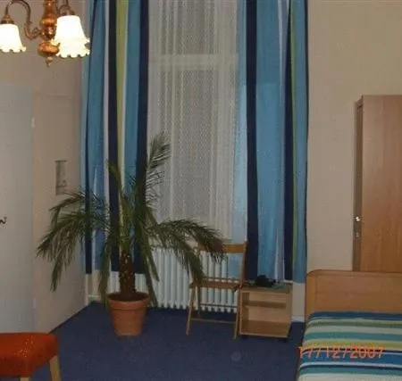 Hotel-pension Rheingold Am Kurfuerstendamm 2*