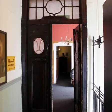 Hotel-pension Rheingold Am Kurfuerstendamm 2*