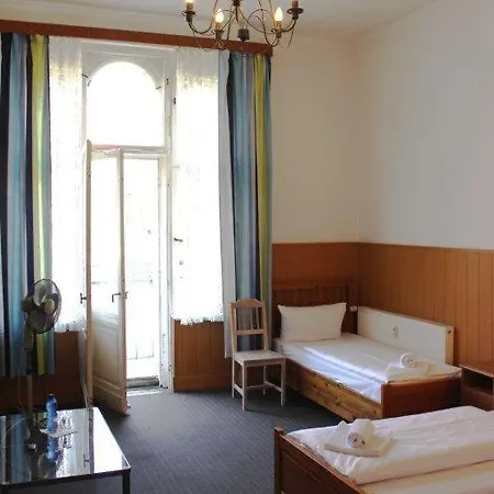 Hotel-pension Rheingold Am Kurfuerstendamm 2*