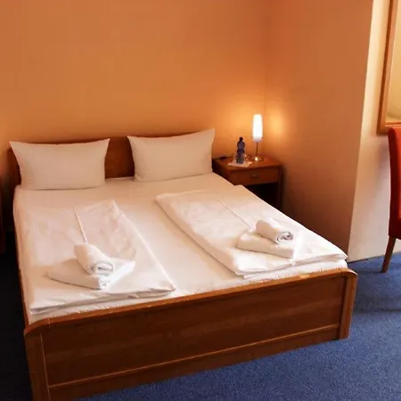 Hotel-pension Rheingold Am Kurfuerstendamm Szálloda 2*
